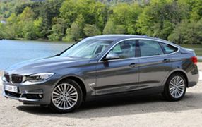 Copertura Auto Impermeabile 190T-PU Per BMW Serie 1 Berlina – Antigraffio, Anti-UV, Con Cerniera Lato Guida (Nero, 455x180x130cm)