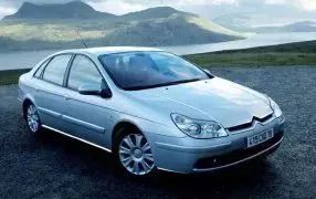 C5 con bracciolo posteriore semplice