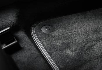 Tu crei, noi ricamiamo